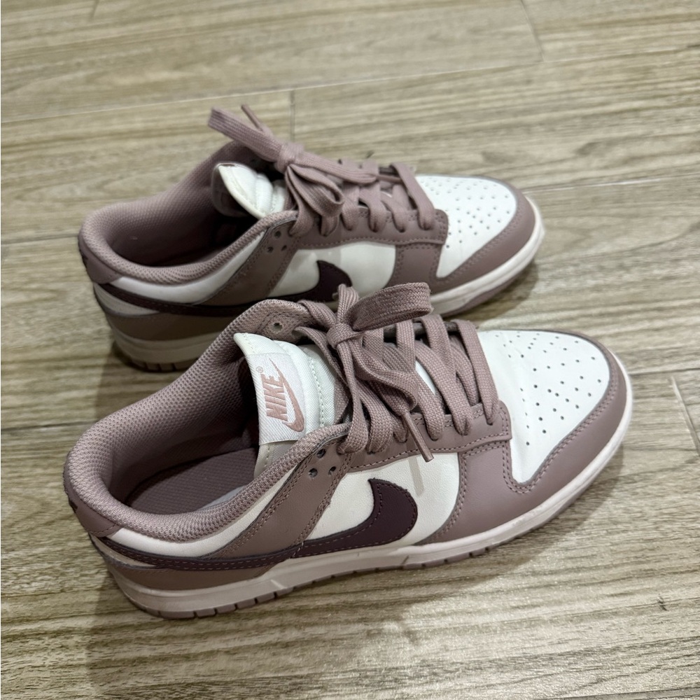 Nike Dunks in Diffused Taupe